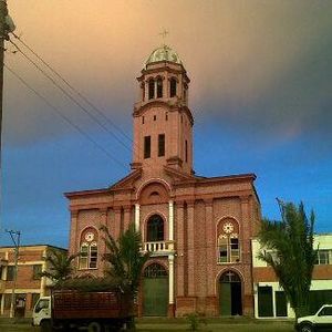 Archivo:Parroquia "San José" de Ulloa