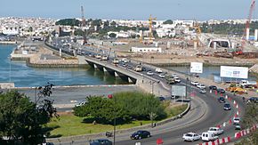 Archivo:Pont routier entre Rabat et Salé P1060408