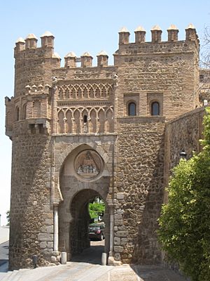 Archivo:Puerta del Sol, Toledo - general view