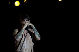 Archivo:Red Hot Chili Peppers - Rock in Rio Madrid 2012 - 26