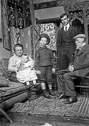 Archivo:Renoir en famille à Paris