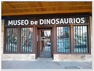 Archivo:Salas de los infantes 046 (Museo de los Dinosaurios)