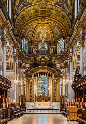 Archivo:St Paul's Cathedral High Altar, London, UK - Diliff