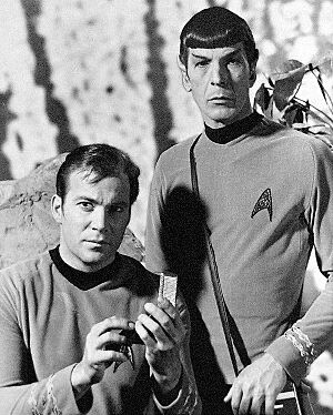 Archivo:Star Trek Shatner Nimoy Kirk Spock (cropped)