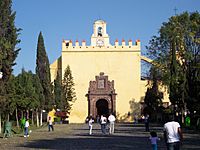 Archivo:TemploSanBernardino-XochimilcoDFMexico