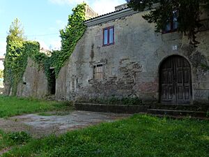 Archivo:Torre Peito Bordel (Sarandóns - A Coruña)
