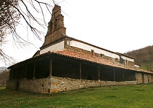 Archivo:Vista exterior del Santuario de Bendueños. Parte nor-occidental