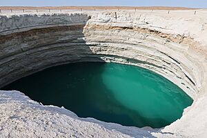 Archivo:Water Crater (42435088592)