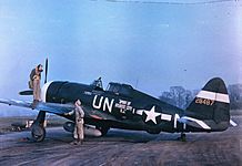 Archivo:56th Fighter Group - P-47D Thunderbolt 42-8487