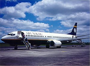 Archivo:Air Nauru Boeing 737-400 Zuppicich-1