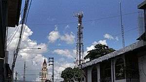 Archivo:Antena de Movistar en Iquitos