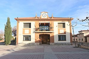 Archivo:Ayuntamiento de Campo de San Pedro