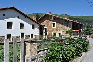 Barcenillas (Ruente) - 008 (30672687546).jpg