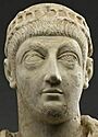 Archivo:Bust of Valentinian III, Louvre (head)