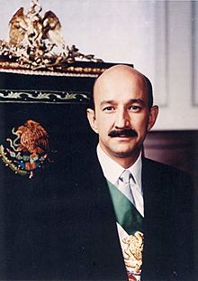 Carlos Salinas de Gortari official portrait.jpg
