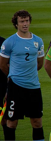 Archivo:Diego Lugano against Chile