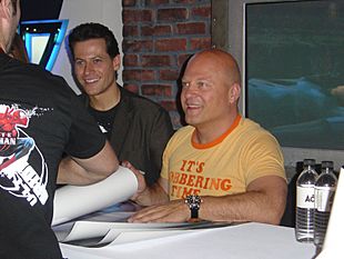 Archivo:E3 2005 Fantastic Four's Ioan Gruffudd and Michael Chiklis