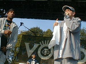 Archivo:Eminem at Voodoo 2000