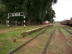 Archivo:Estación Alvear, ferrocarril Urquiza.