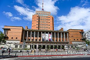 Fachada de la intendencia por los 300 años de Montevideo - 20240321dicimouyplr0012.jpg