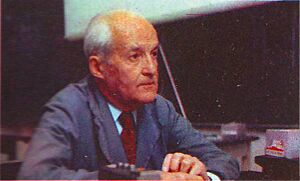 Archivo:Federico Leloir 1982