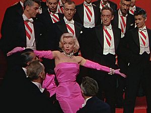 Archivo:Gentlemen Prefer Blondes Movie Trailer Screenshot (34)