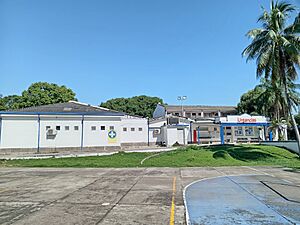 Archivo:Hospital La Cruz