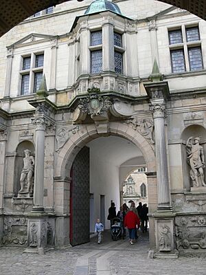 Archivo:Kronborg - Tor zum Burghof 1