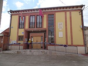 Archivo:Langayo 18 Ayuntamiento by Ni