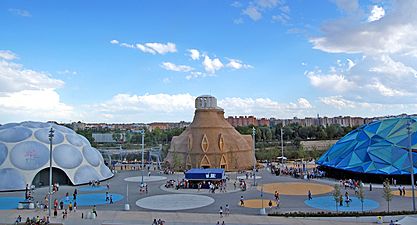 Las plazas temáticas de la Expo 2008