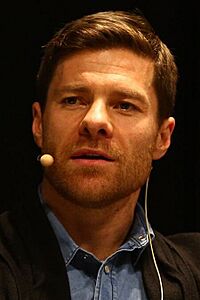 Archivo:Los Caminos del fútbol. Xabi Alonso (39666778464) (cropped)