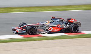 Archivo:McLaren Hamilton 2008 Spanish GP