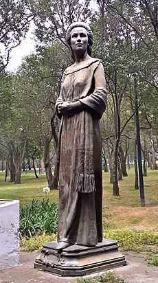 Archivo:Monumento Dolores del Río