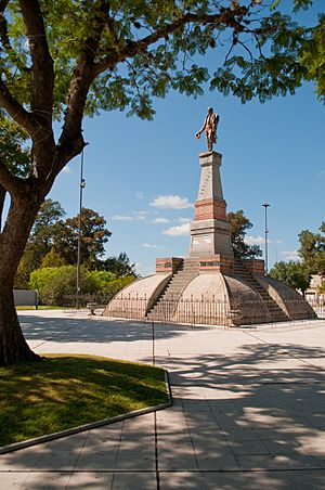 Archivo:Monumento a José Artigas 2