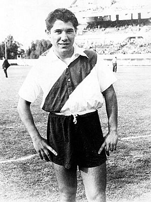 Archivo:Omar Sivori River Plate 1954