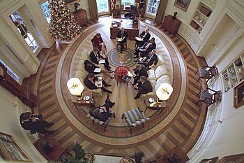 Archivo:Oval Office from above