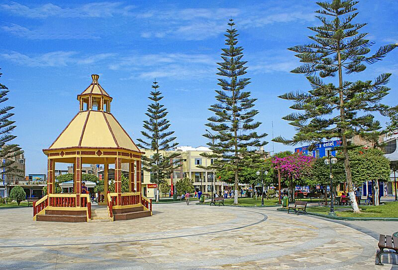 PLAZA DE ARMAS VIRU