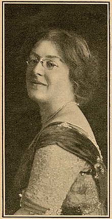 Portrait of Ethel Carrick, c.1912.jpg