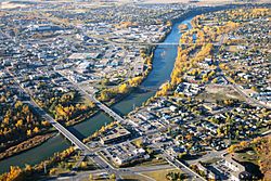 Archivo:Red Deer - Aerial - downtown bridges