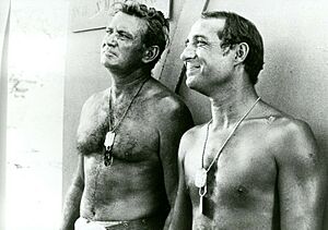 Archivo:Rod Taylor, Claude Brasseur, 1973 Gli Eroi
