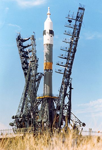 Archivo:Soyuz 18 booster