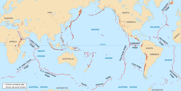 Archivo:Spreading ridges volcanoes map-en