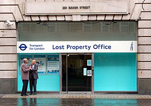 Archivo:TfL lost property office on Baker Street - geograph.org.uk - 1404542