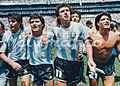 Valdano dando vuelta olimpica