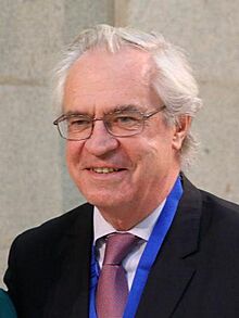 (Charles Powell) Manuela Carmena - “Madrid está contenta de recibir personas que se dediquen a pensar en la innovación”.jpg