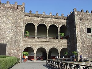 Archivo:2006 03 17 Cuernavaca Casa de Cortés 1