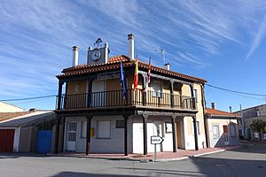 Archivo:Ayuntamiento de Campillo de Azaba