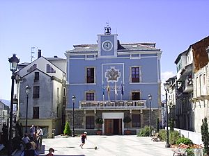 Archivo:Ayuntamiento de Navia