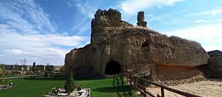 Castillo de Castrillo de Villavega 001-2.jpg