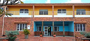 Archivo:Centro Hispano de El Sombrero